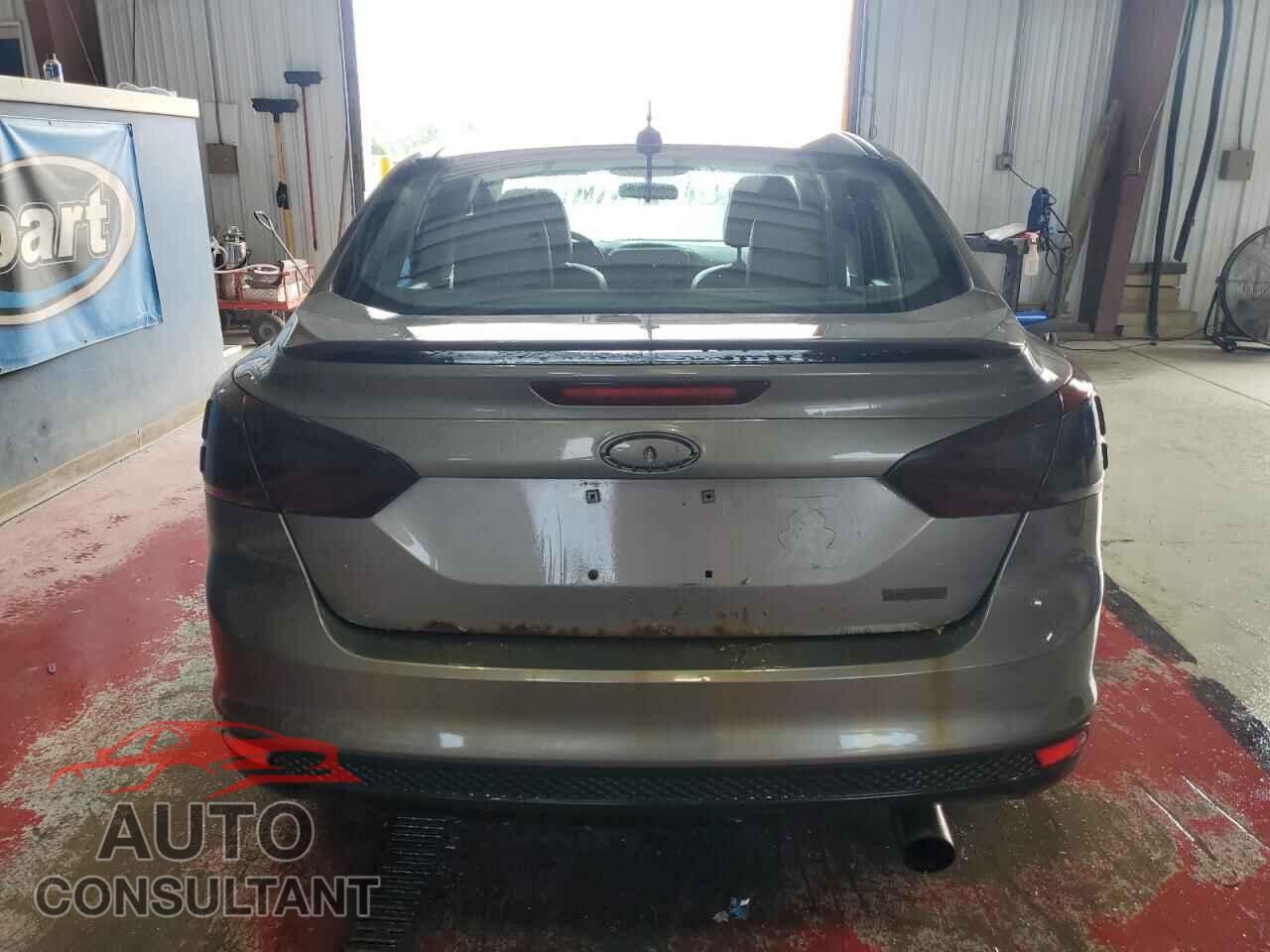FORD FOCUS 2014 - 1FADP3F20EL258439