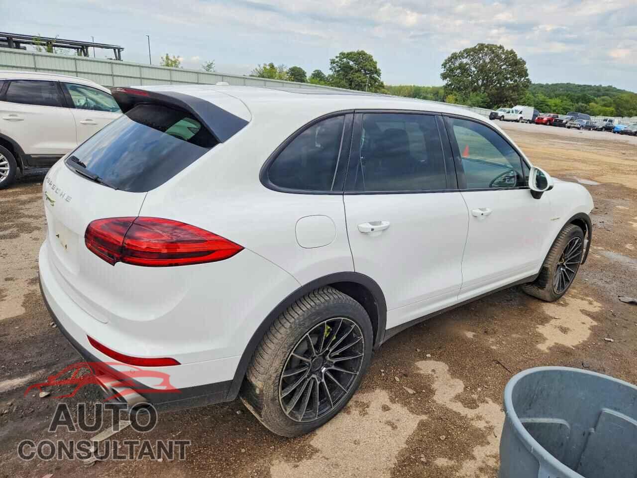 PORSCHE CAYENNE 2016 - WP1AE2A25GLA17112