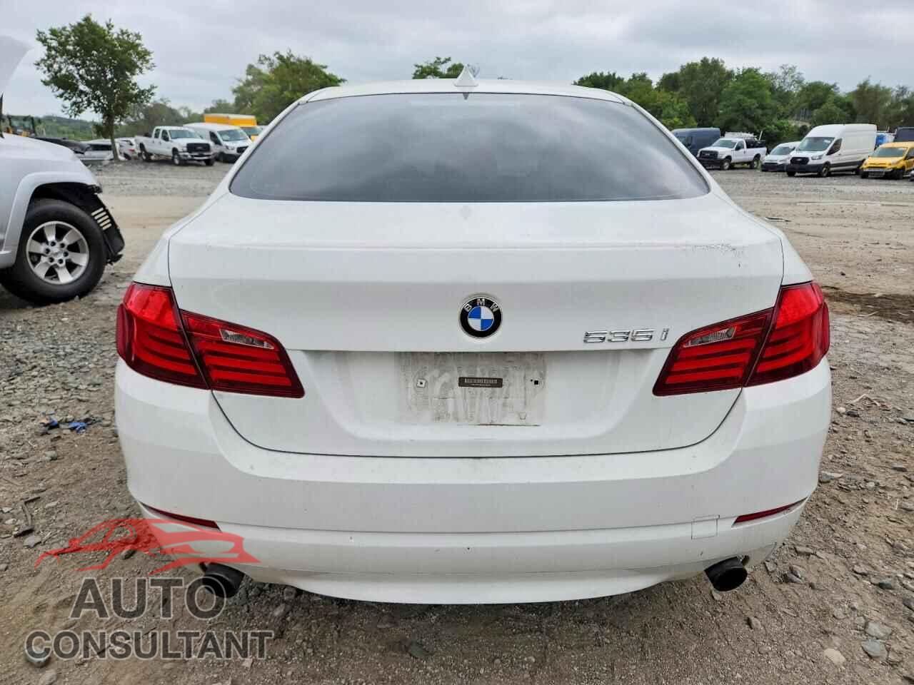BMW 5 SERIES 2013 - WBAFR7C50DC818264