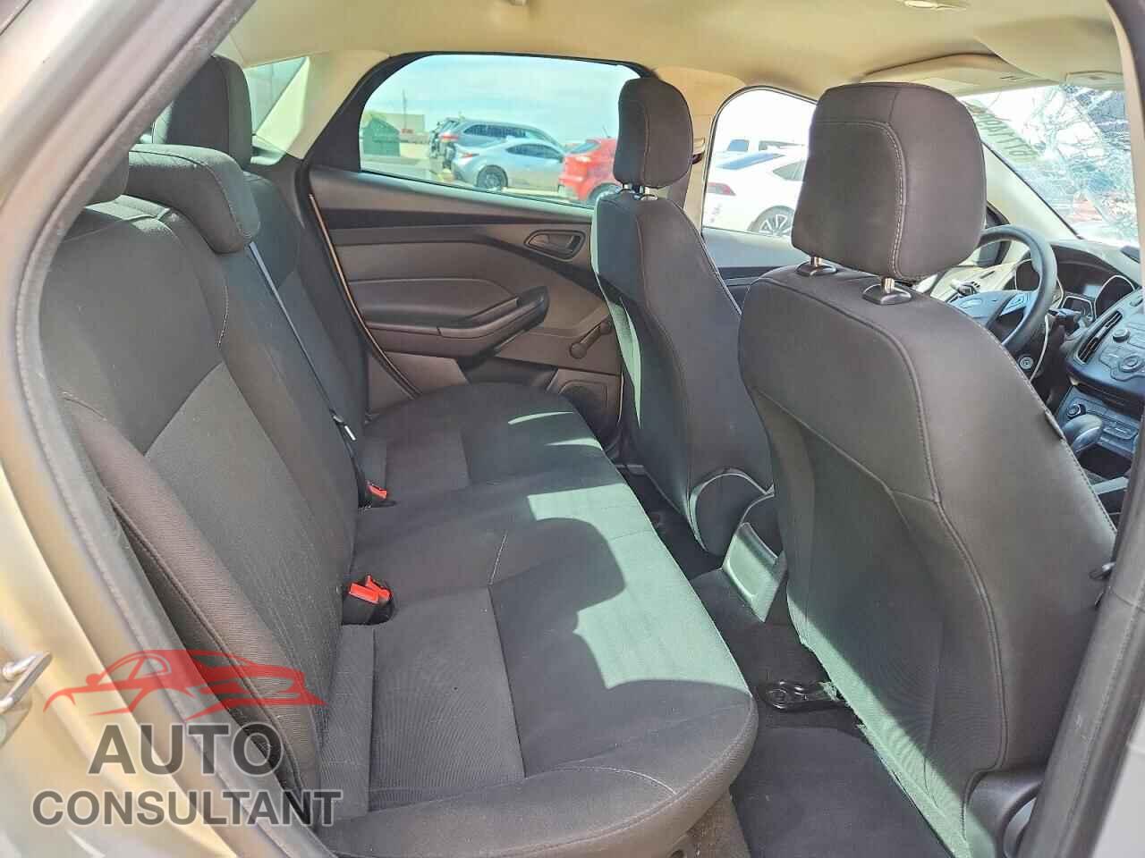 FORD FOCUS 2017 - 1FADP3E20HL258057