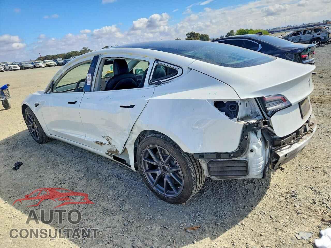 TESLA MODEL 3 2022 - 5YJ3E1EB8NF135668