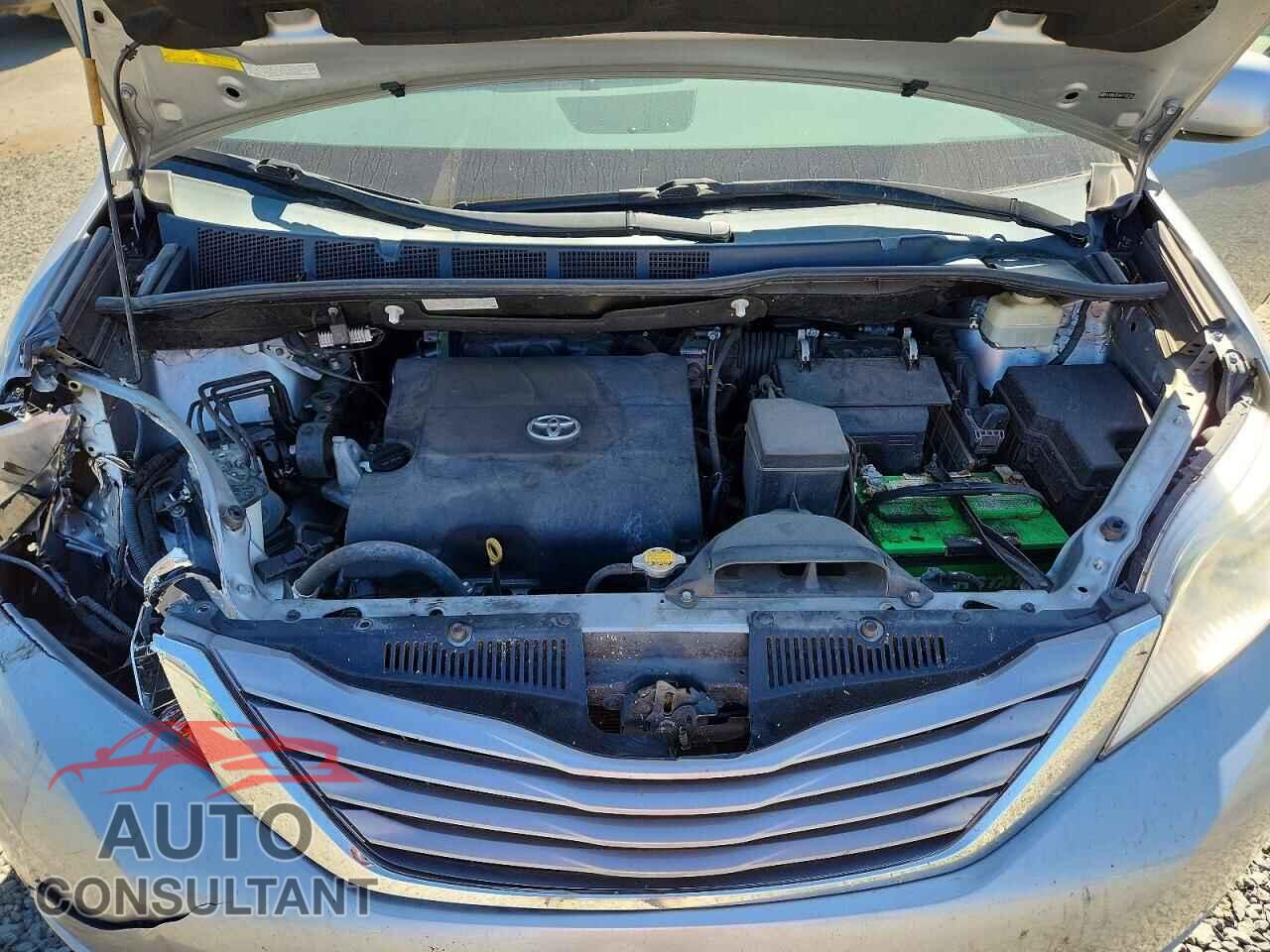 TOYOTA SIENNA 2015 - 5TDDK3DC6FS105200