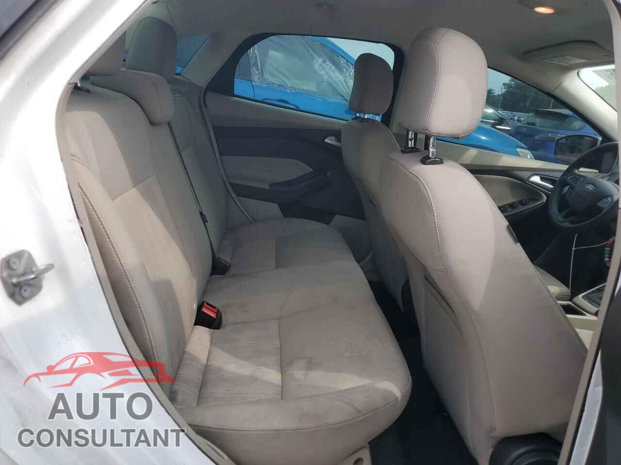 FORD FOCUS 2015 - 1FADP3F21FL338754