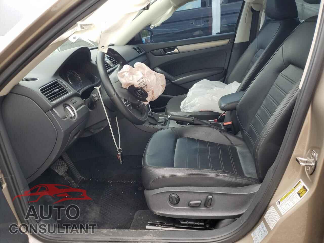 VOLKSWAGEN PASSAT 2015 - 1VWBT7A31FC025267