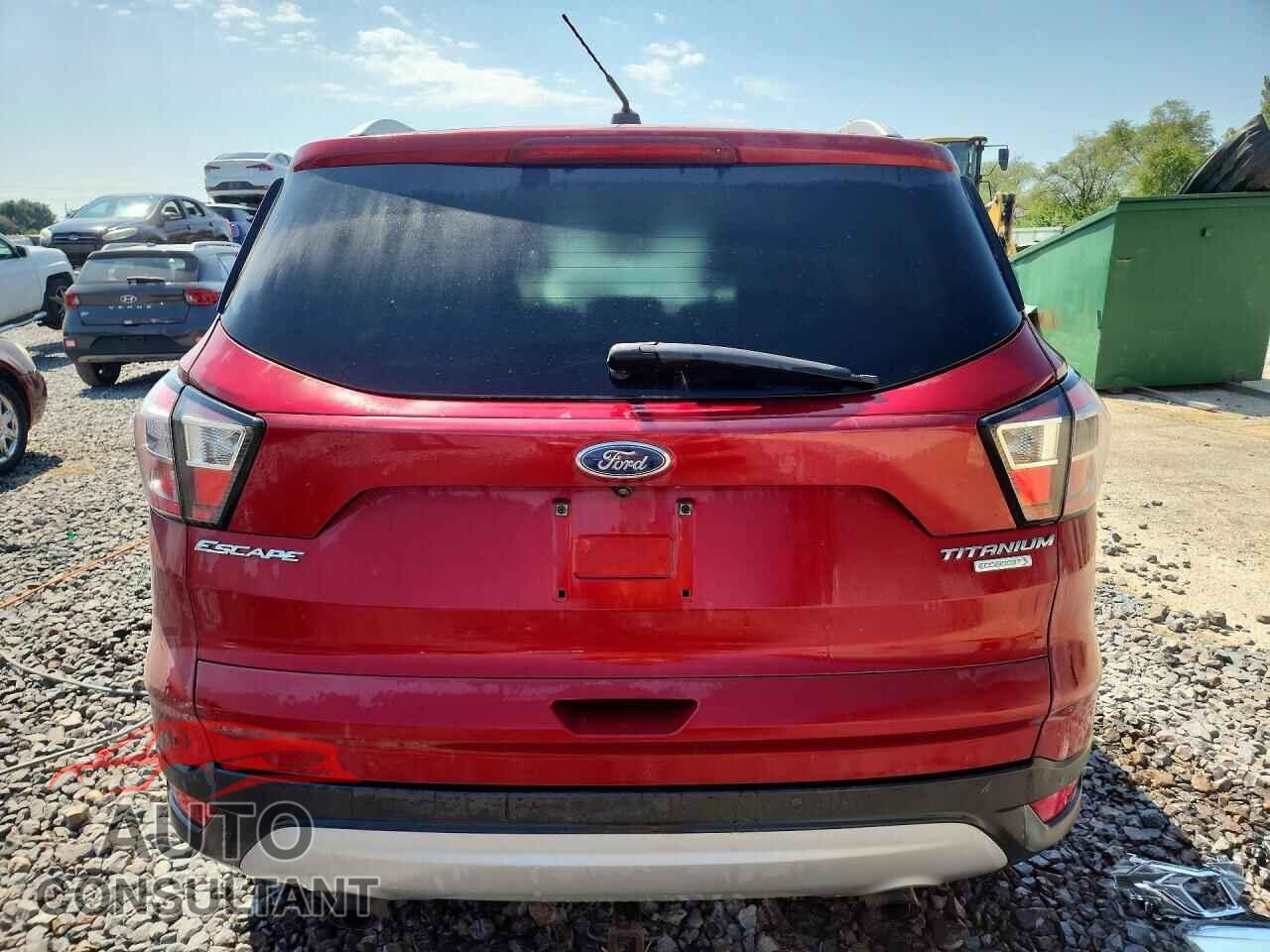 FORD ESCAPE 2017 - 1FMCU0JD8HUC20876