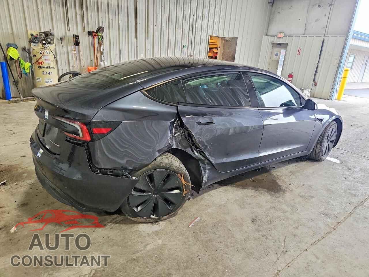 TESLA MODEL 3 2025 - 5YJ3E1EB4SF022778