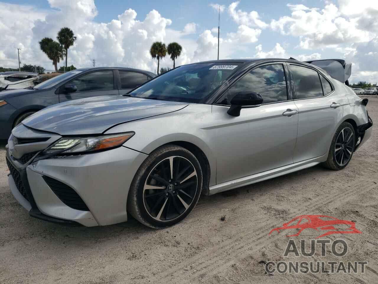 TOYOTA CAMRY 2018 - 4T1B61HK3JU064297