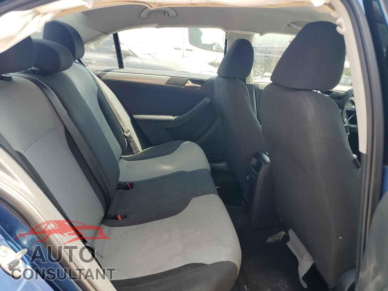 VOLKSWAGEN JETTA 2017 - 3VW2B7AJ6HM345736