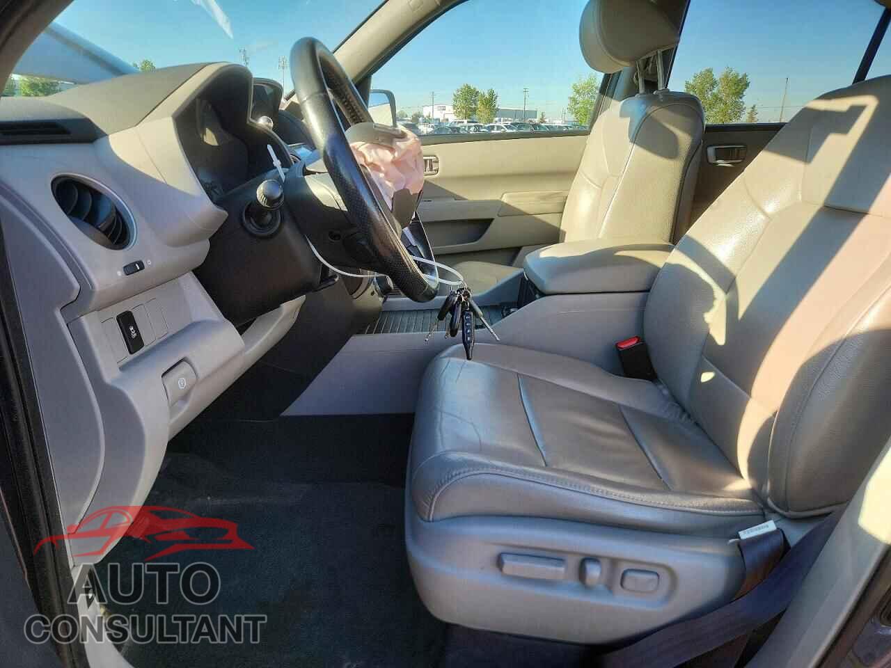 HONDA PILOT 2015 - 5FNYF4H63FB502254