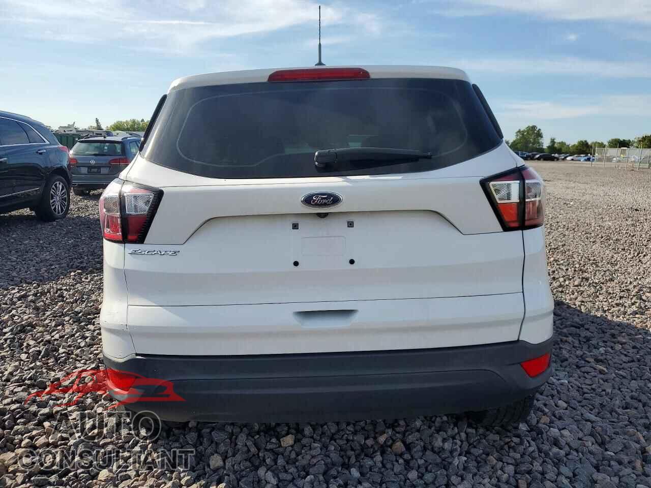 FORD ESCAPE 2018 - 1FMCU0F71JUA24237