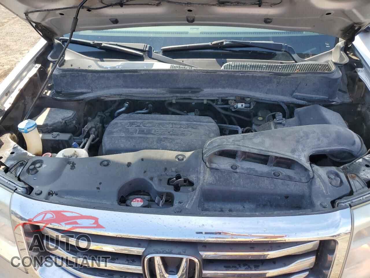 HONDA PILOT 2015 - 5FNYF4H92FB505558