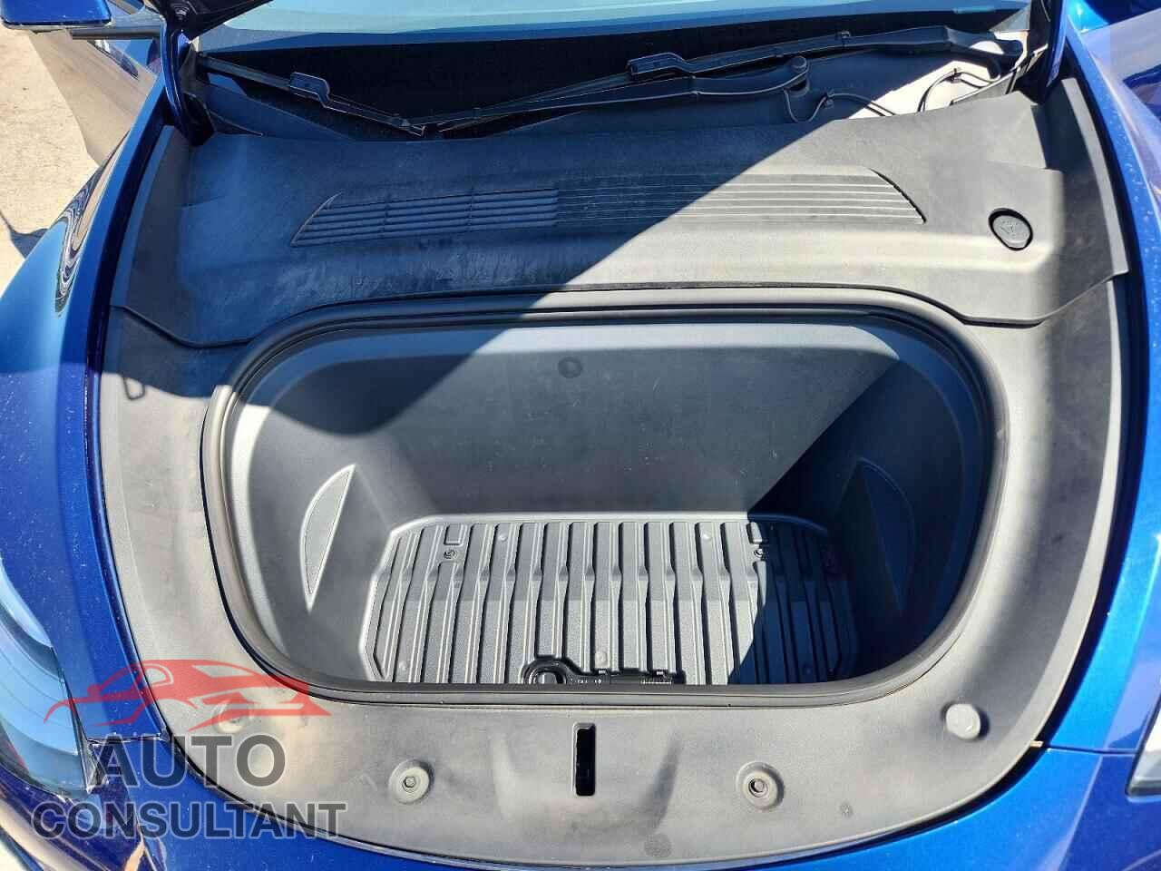TESLA MODEL Y 2020 - 5YJYGDEEXLF043132
