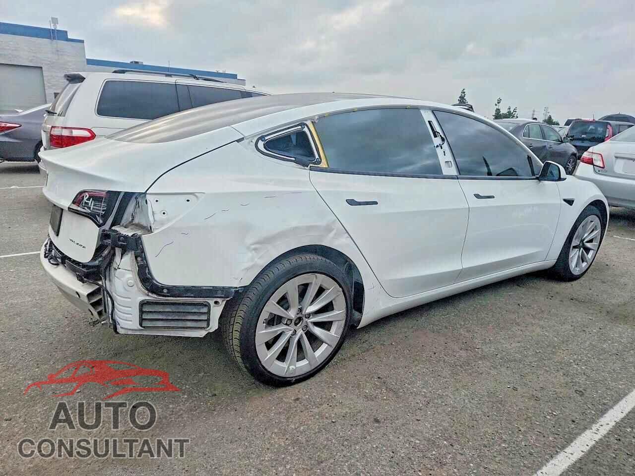 TESLA MODEL 3 2022 - 5YJ3E1EB8NF226892