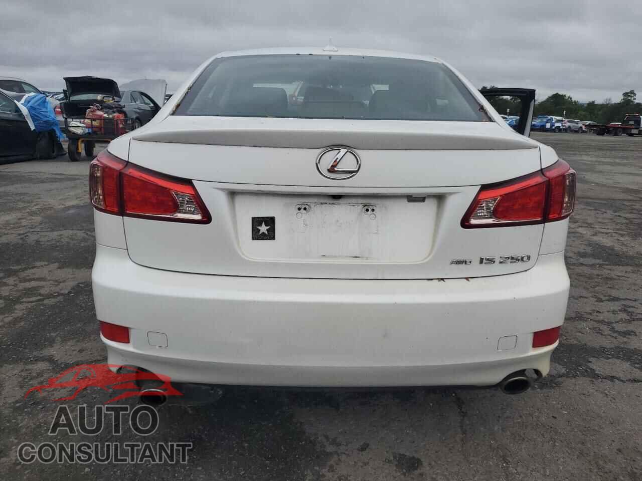 LEXUS IS 2012 - JTHCF5C28C5056604