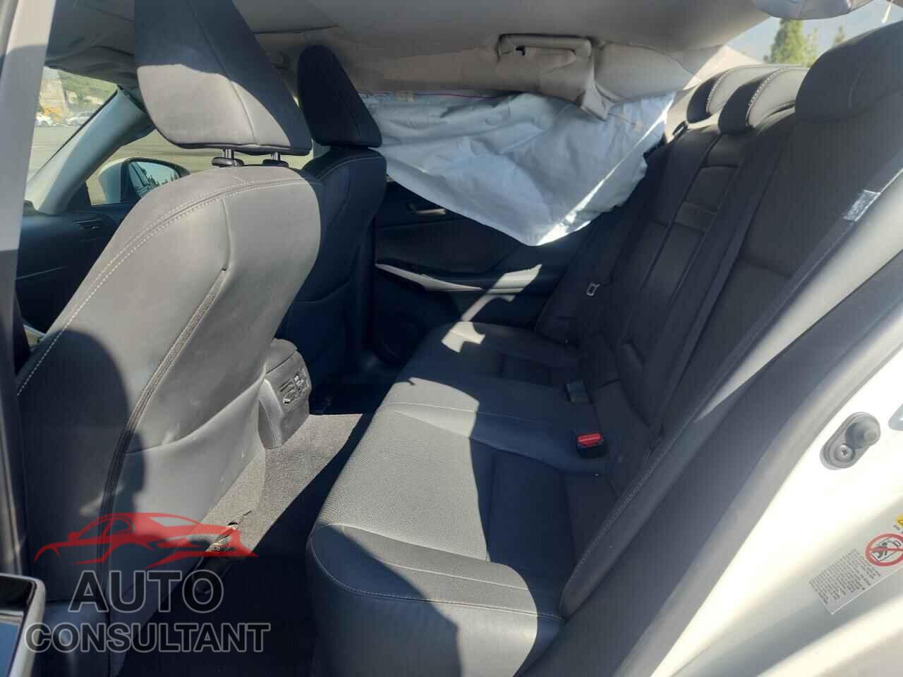 LEXUS IS 2017 - JTHBA1D20H5061773