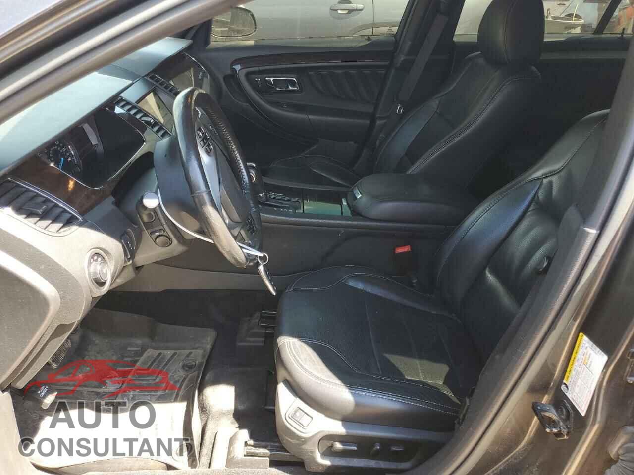 FORD TAURUS 2017 - 1FAHP2F82HG117756