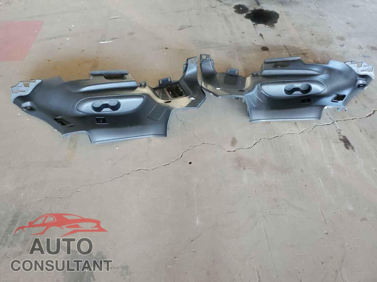 NISSAN PATHFINDER 2017 - 5N1DR2MN2HC686539