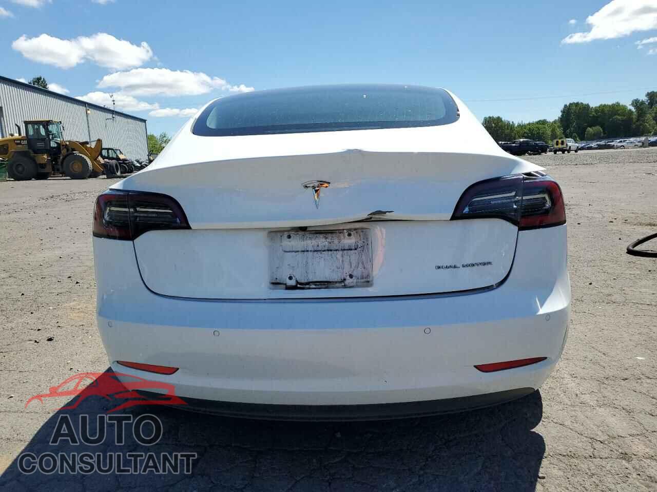 TESLA MODEL 3 2018 - 5YJ3E1EB2JF067832