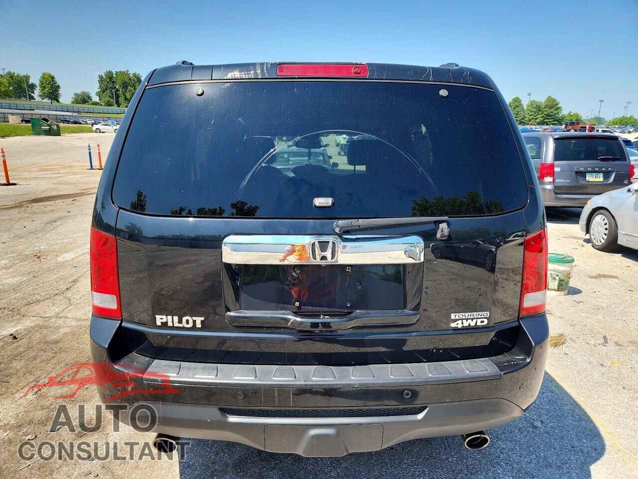 HONDA PILOT 2015 - 5FNYF4H94FB047845