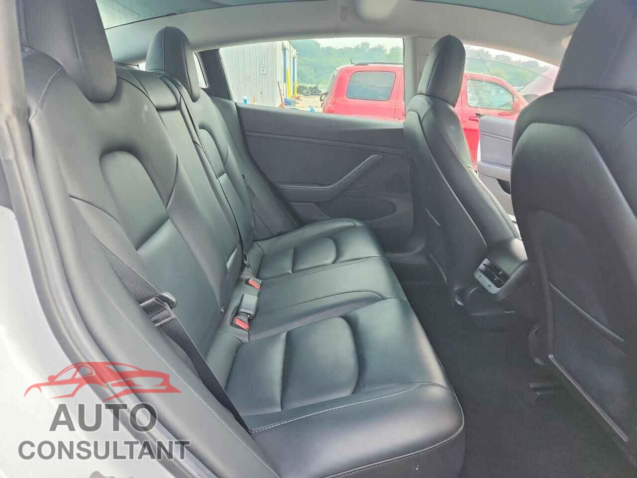TESLA MODEL 3 2019 - 5YJ3E1EB6KF493315