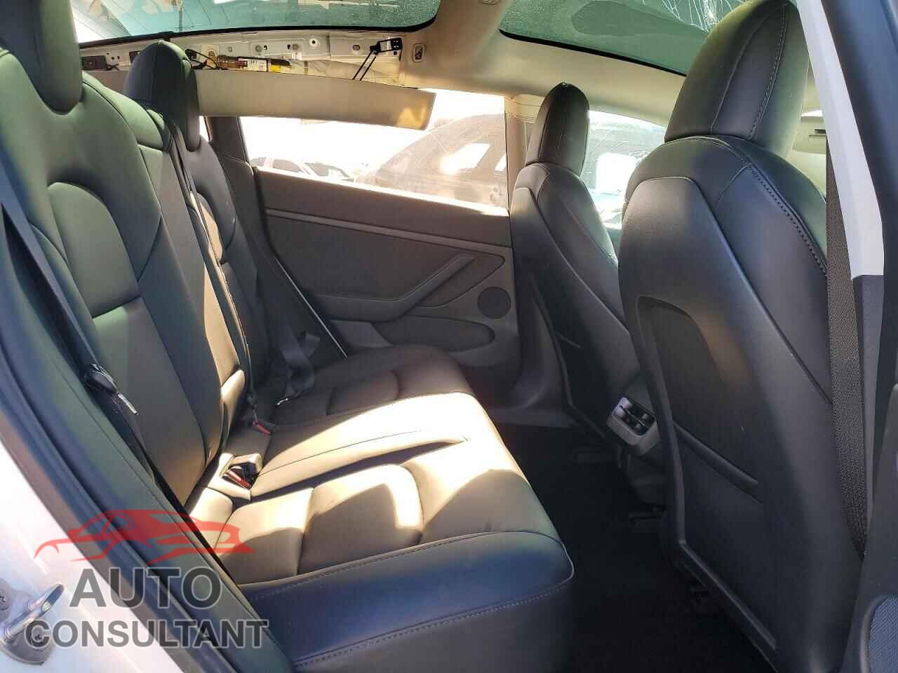 TESLA MODEL 3 2021 - 5YJ3E1EA5MF985585