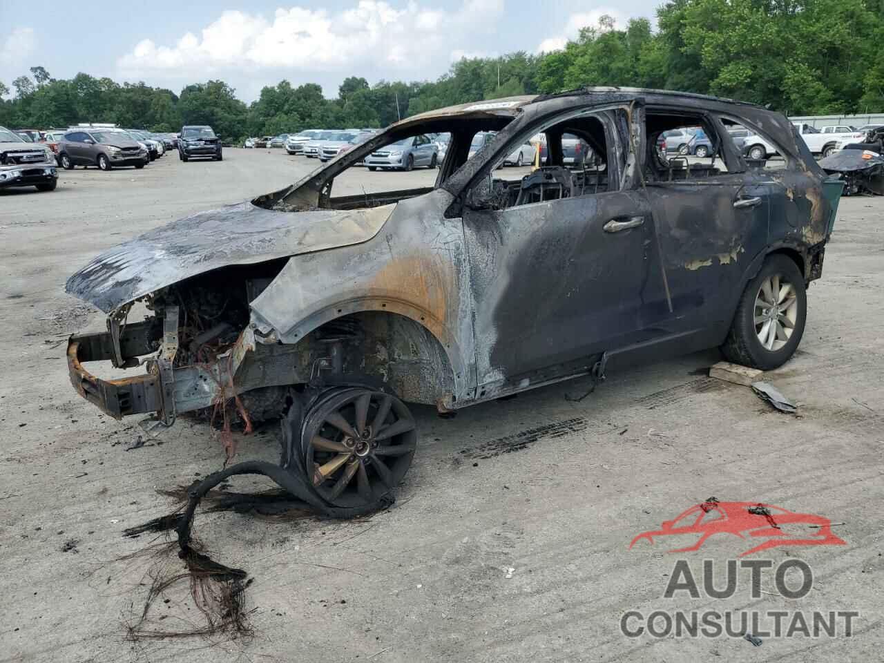 KIA SORENTO 2018 - 5XYPGDA37JG358329