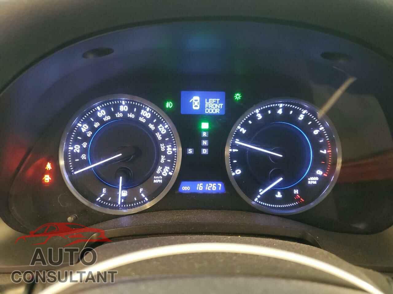 LEXUS IS 2011 - JTHCF5C26B5050055