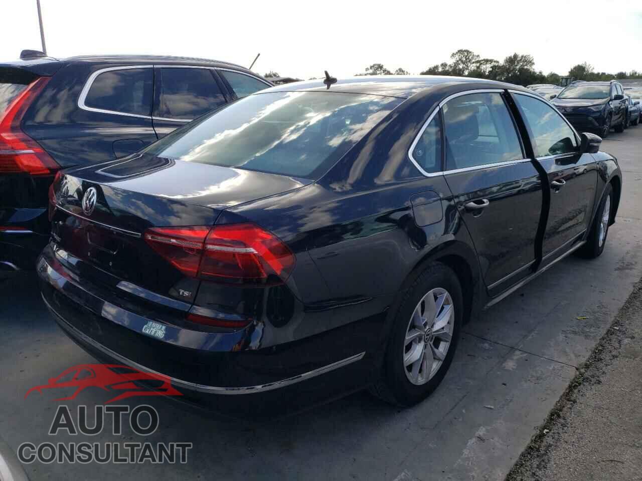 VOLKSWAGEN PASSAT 2017 - 1VWAT7A32HC009884