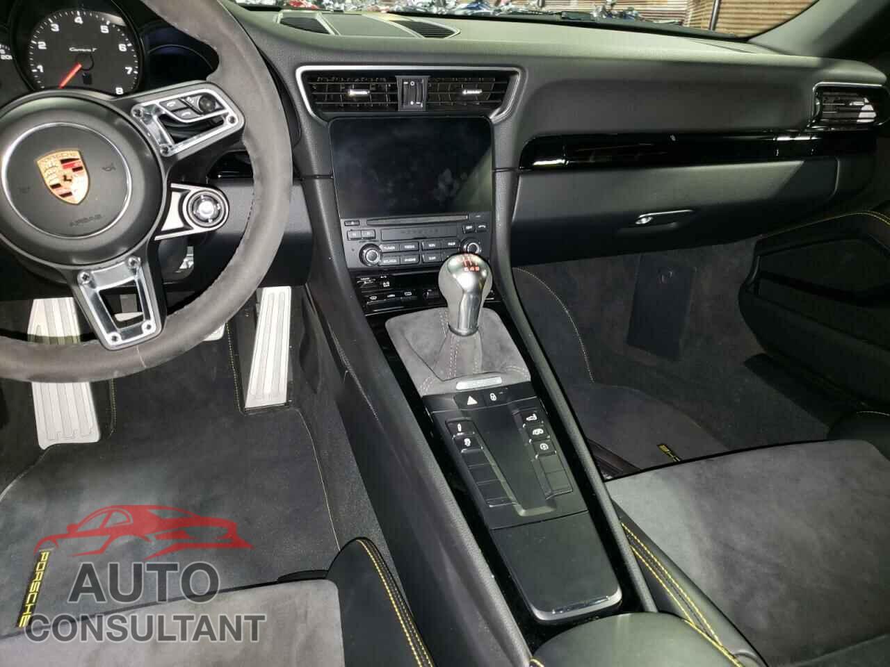 PORSCHE 911 2018 - WP0AA2A98JS105904
