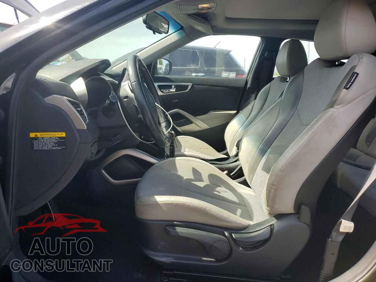 HYUNDAI VELOSTER 2013 - KMHTC6AD1DU102930