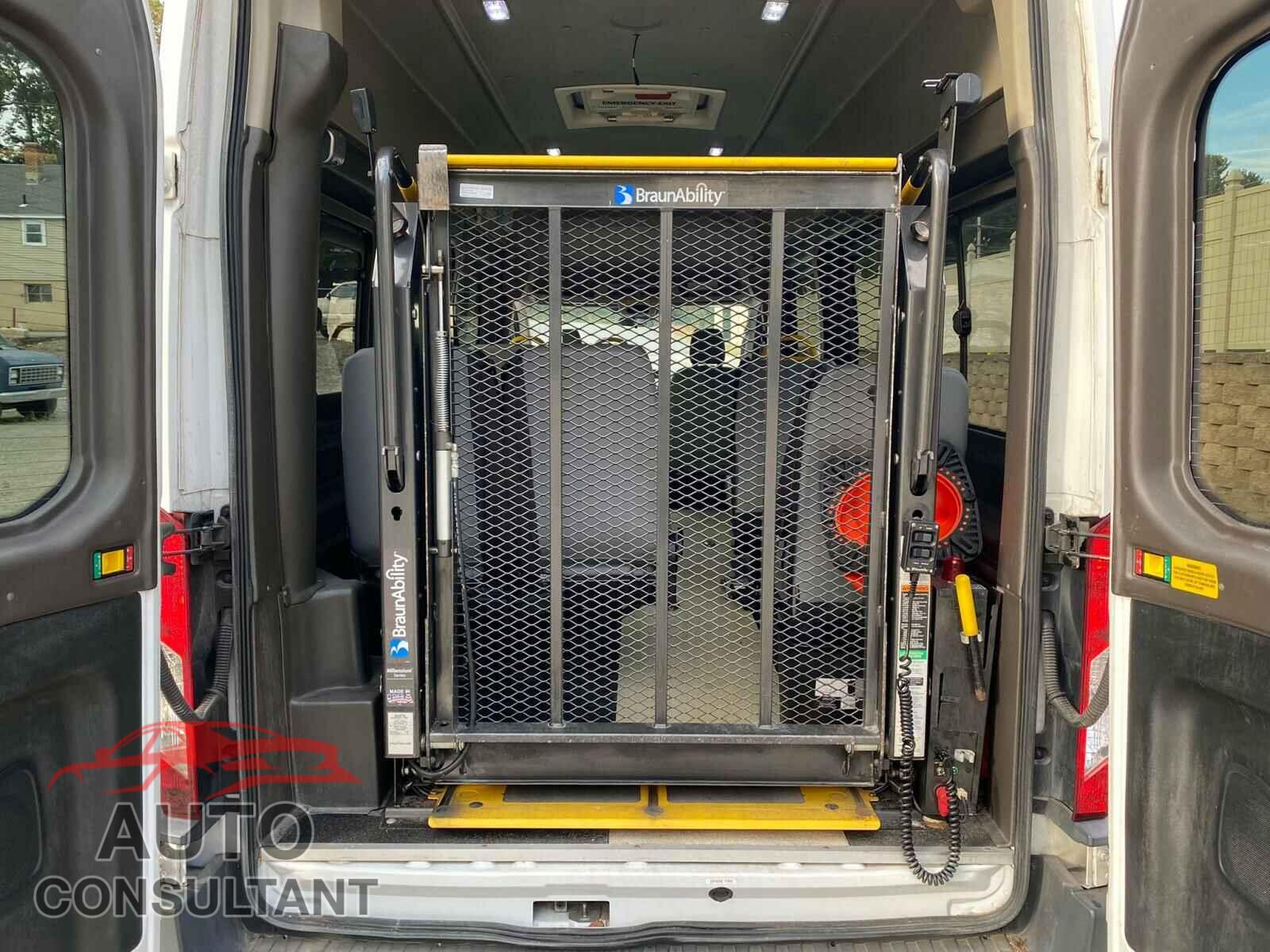 FORD TRANSIT CO 2017 - 1FTBW3XM4HKA31348
