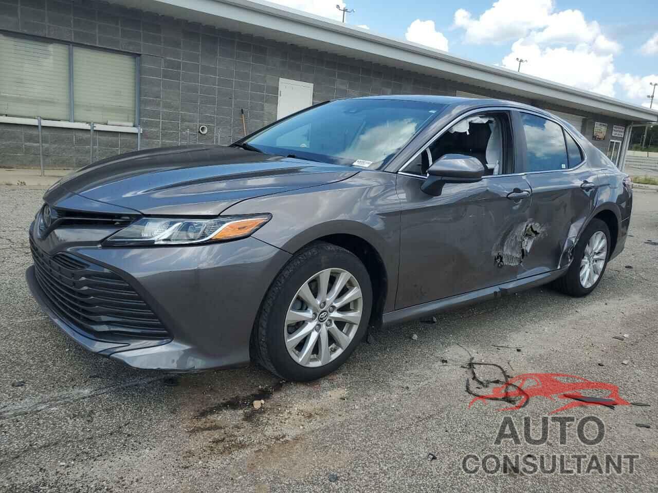 TOYOTA CAMRY 2018 - 4T1B11HK4JU026818