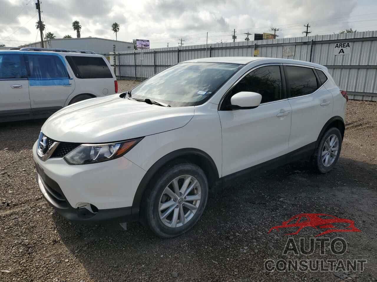 NISSAN ROGUE 2018 - JN1BJ1CP5JW107096