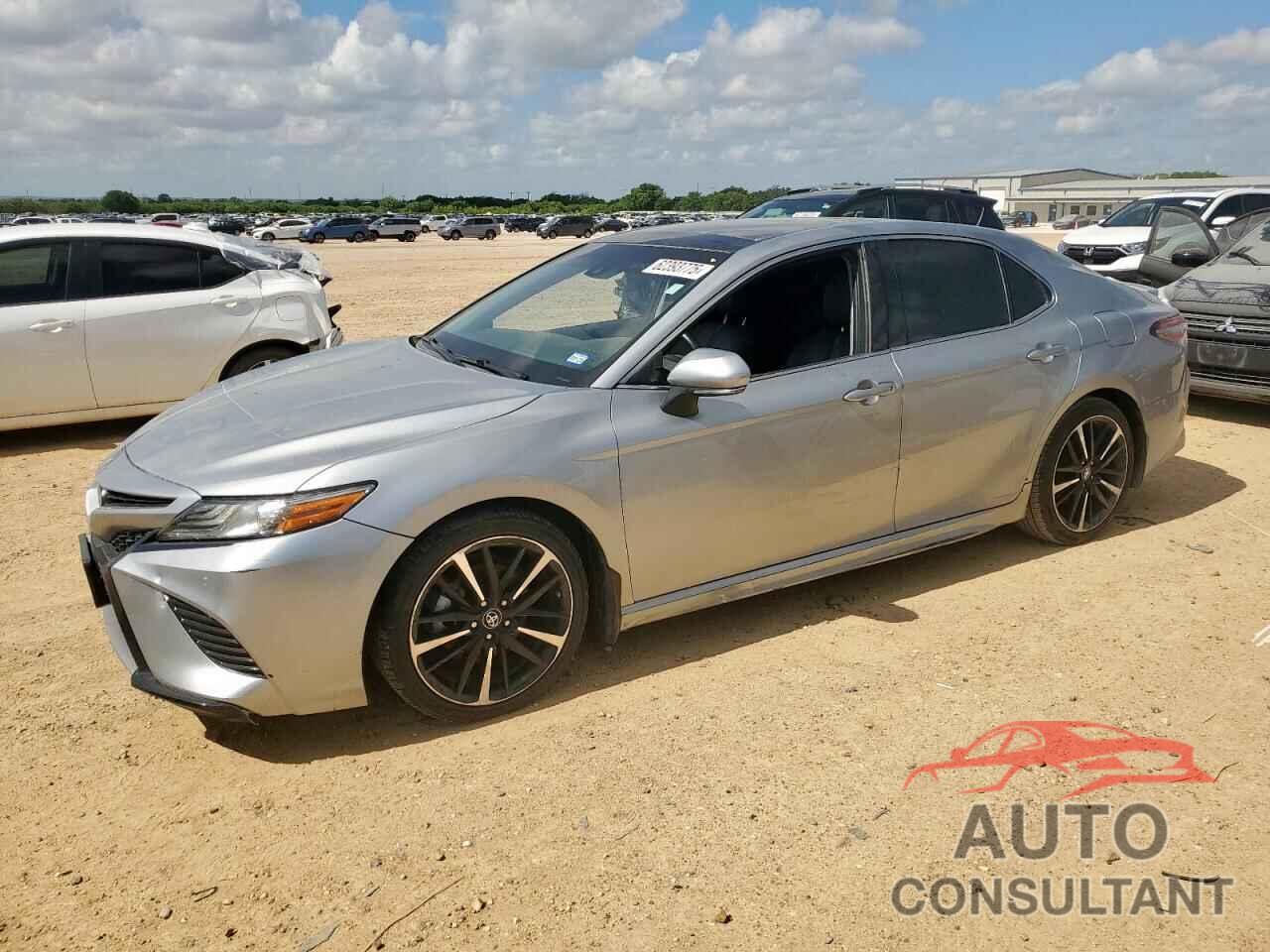 TOYOTA CAMRY 2018 - 4T1B61HK8JU065994