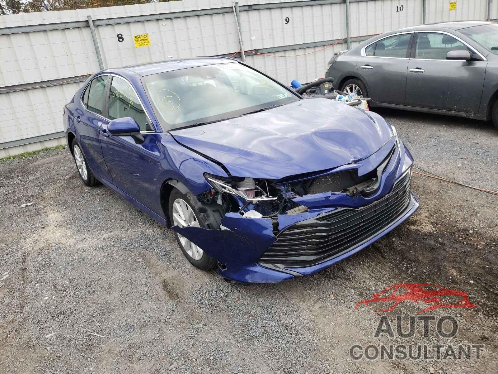 TOYOTA CAMRY 2018 - 4T1B11HK2JU587020