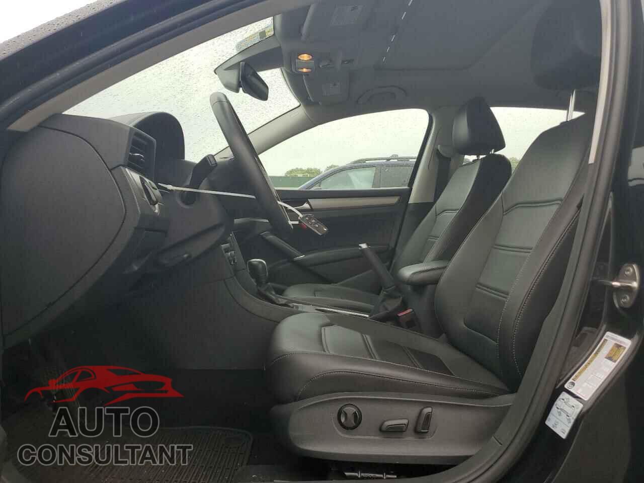 VOLKSWAGEN PASSAT 2021 - 1VWSA7A32MC006052