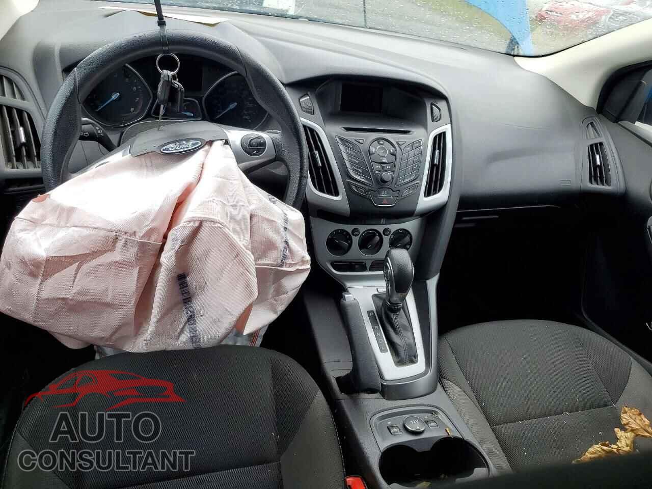 FORD FOCUS 2014 - 1FADP3F2XEL250056