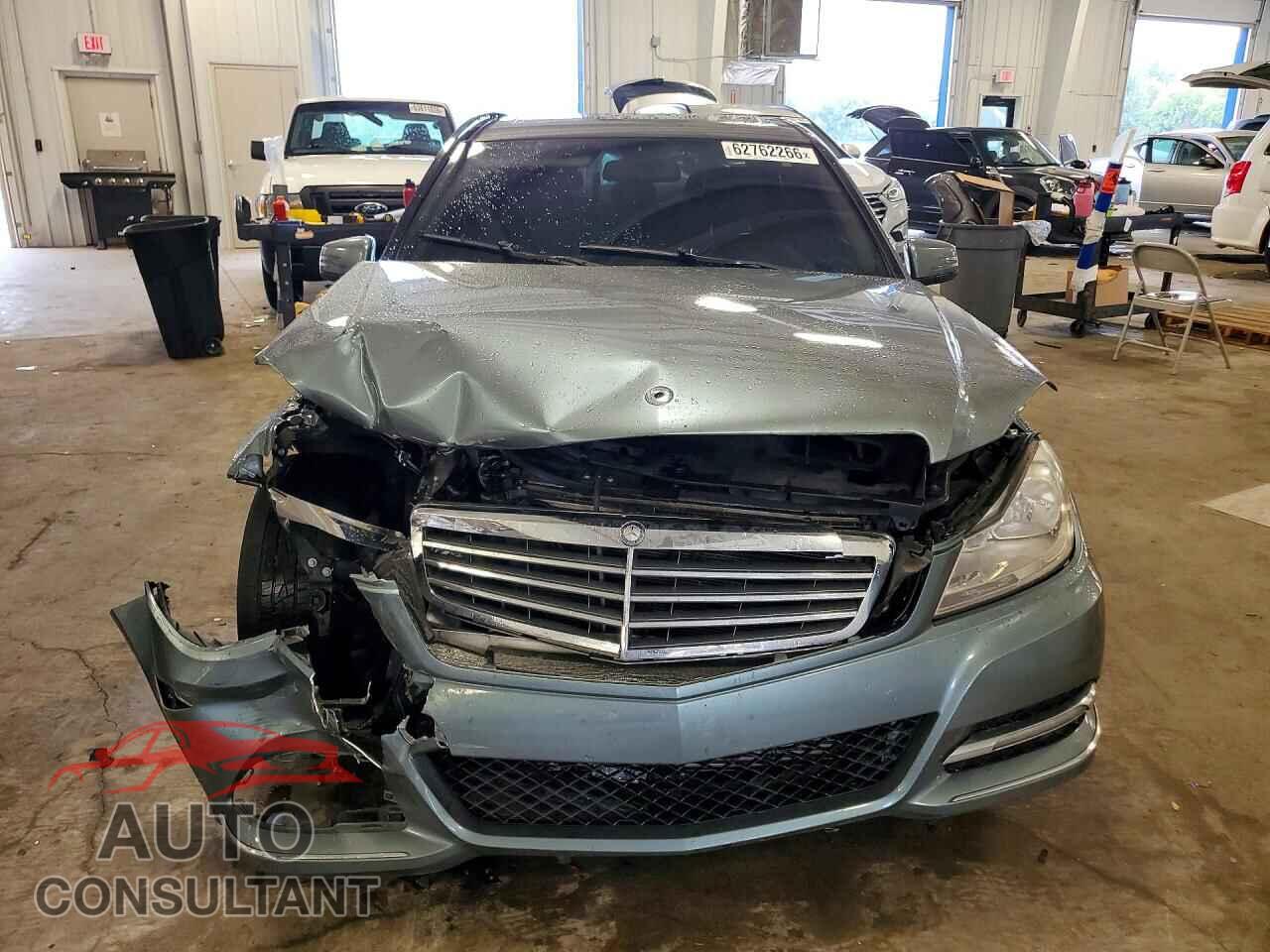 MERCEDES-BENZ C-CLASS 2012 - WDDGF4HB3CA661813