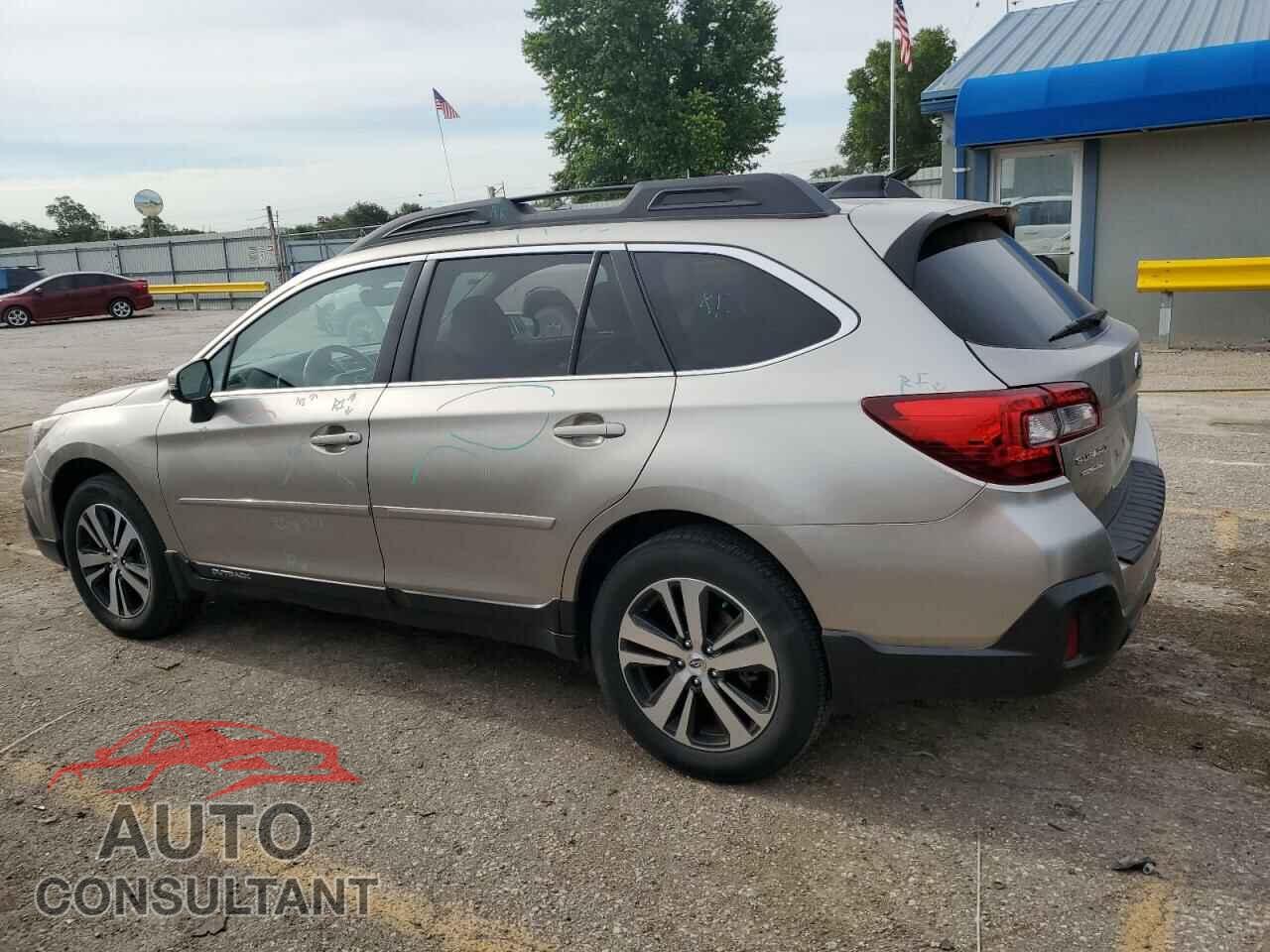 SUBARU OUTBACK 2018 - 4S4BSANC3J3276602