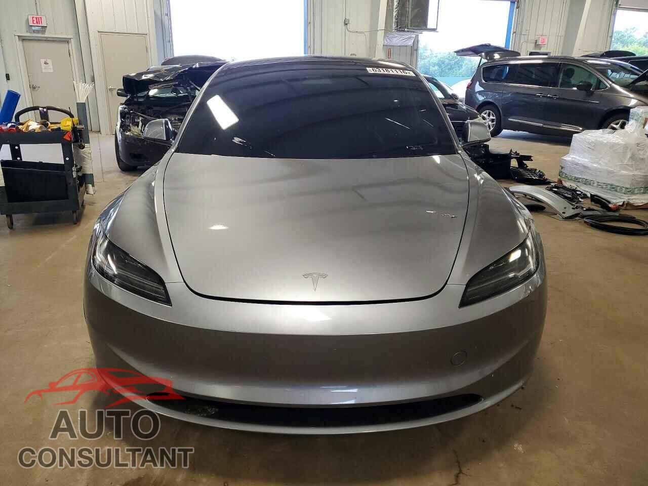 TESLA MODEL 3 2025 - 5YJ3E1EAXSF999916