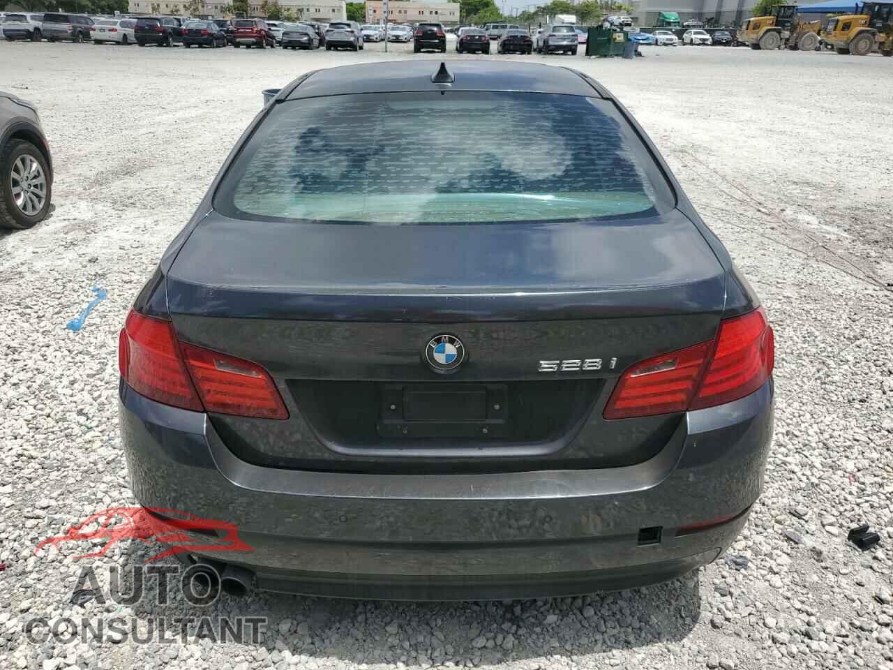 BMW 5 SERIES 2011 - WBAFR1C52BC738331
