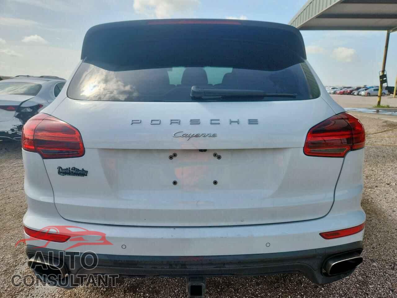 PORSCHE CAYENNE 2017 - WP1AA2A29HKA81091