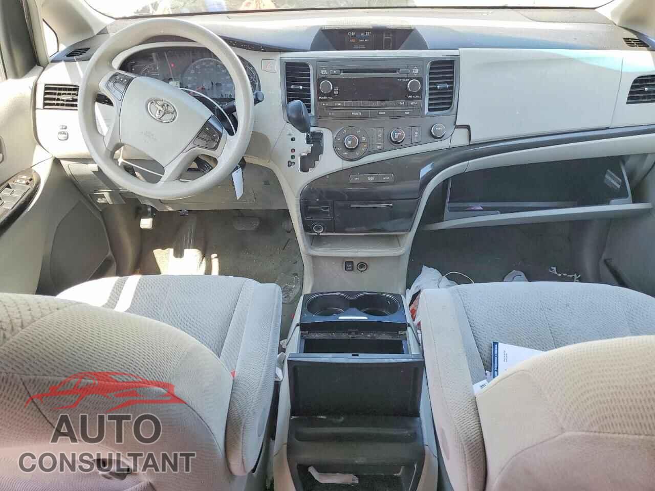 TOYOTA SIENNA 2011 - 5TDKK3DC4BS049095