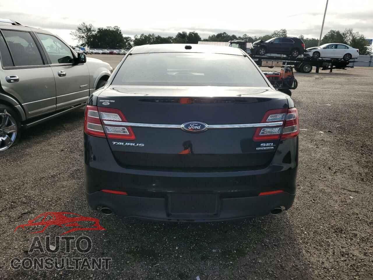 FORD TAURUS 2017 - 1FAHP2E82HG106208