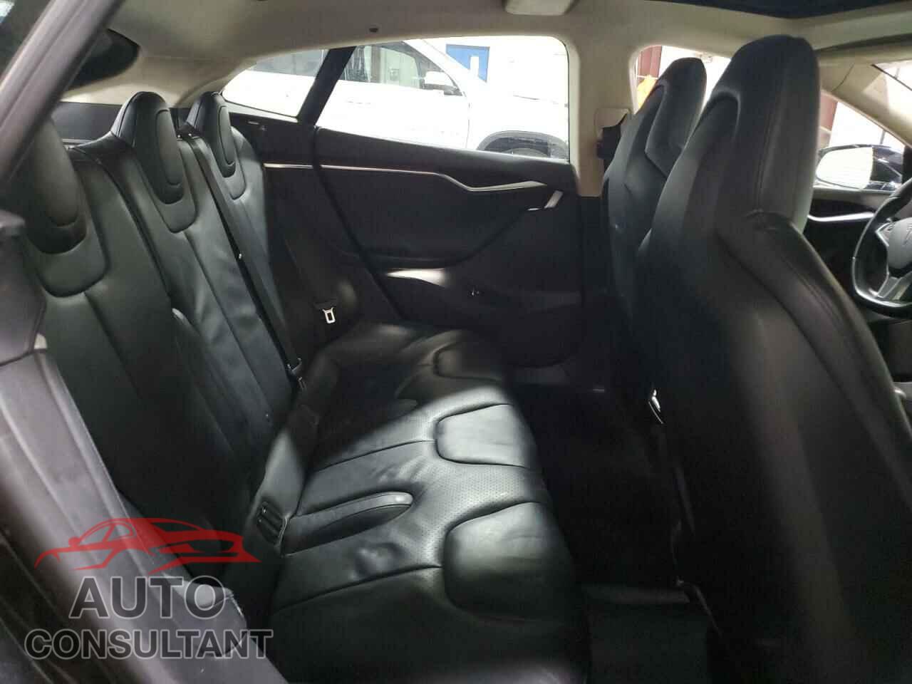 TESLA MODEL S 2012 - 5YJSA1DN2CFS00210