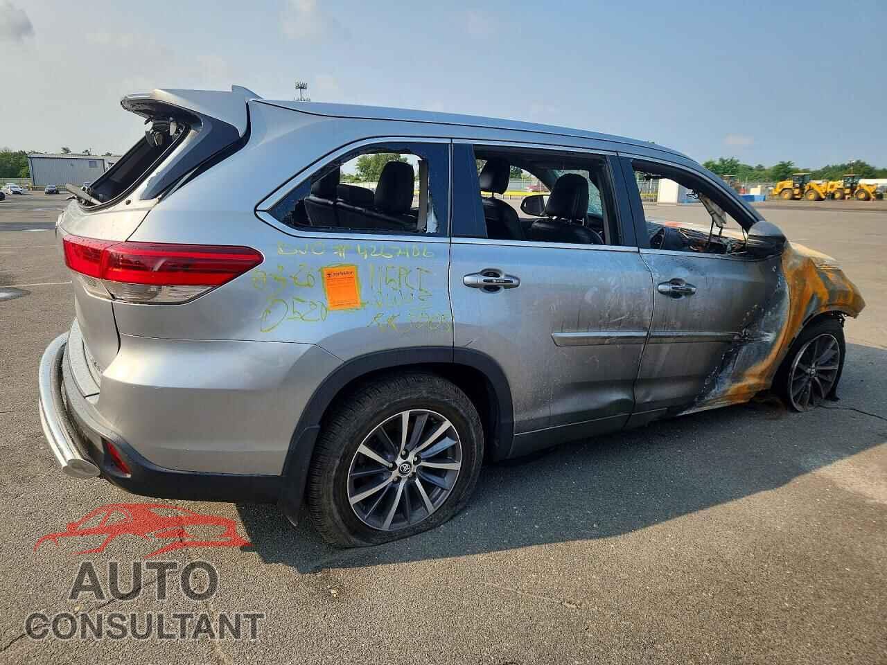 TOYOTA HIGHLANDER 2017 - 5TDJZRFH1HS356462