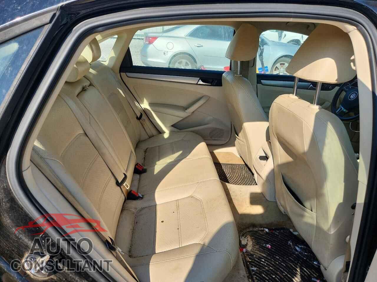 VOLKSWAGEN PASSAT 2015 - 1VWAS7A30FC046173