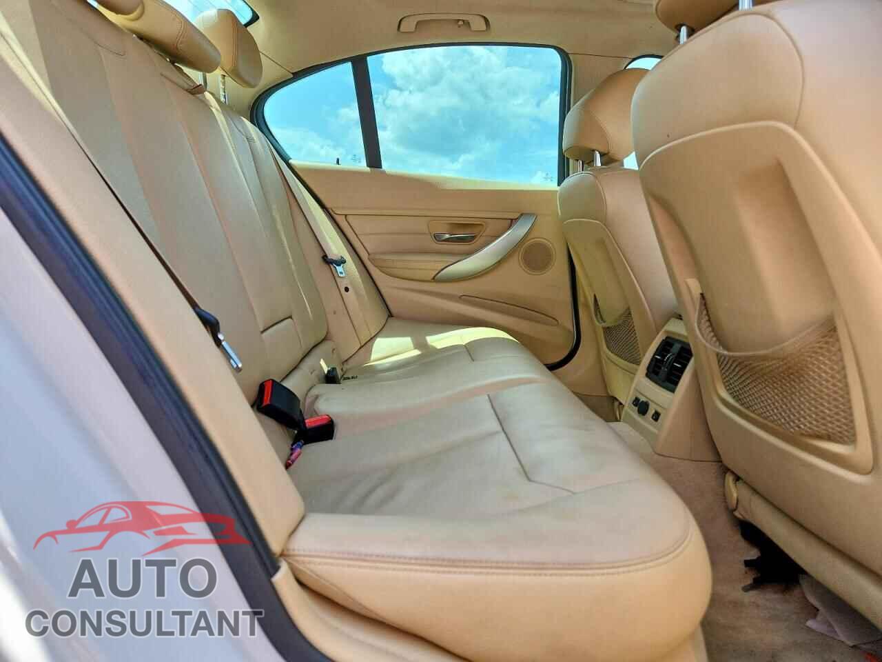 BMW 3 SERIES 2013 - WBA3B5G53DNS01676