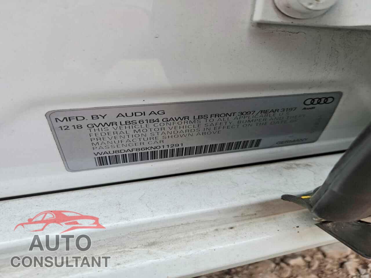 AUDI A8 2019 - WAU8DAF86KN011291
