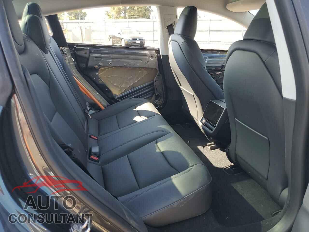 TESLA MODEL 3 2024 - 5YJ3E1EB2RF739366
